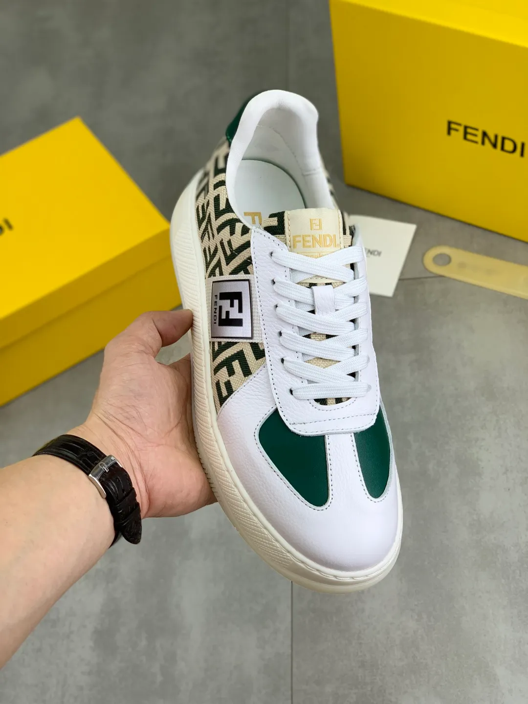 ​Men's shoes 💰P440 💰【New】Little monster 🆘 New FENDI 🕶️🕶️Simple routing effect, showing an elegant and cool driving shoe 🎬Using imported calfskin + first-layer pigskin lining🐂Excellent material🎬Detailed workmanship 🤗Comfortable foot feel➰➰. ​Pair it with any outfit to show your taste and temperament, low-key luxury ♻️Design ​simple and elegant ​noble and fashionable 🍃​Very loved and favored by trendy men 💓❤️size: 38-44 4️⃣colors available
